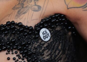ICE OUT pin
