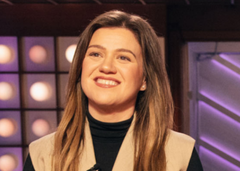 Kelly Clarkson Fans Have No Words About Her Dramatic New Look