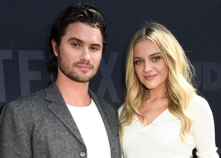 Kelsea Ballerini Is ‘Done’ With Chase Stokes as They Break Up After Reconciliation