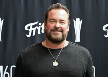 Lee Brice's net worth as he performs at MAGA Turning Point half time s - Celebrity News - Entertainment