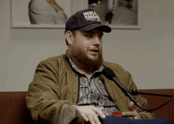 Luke Combs Talks Body Image & Why He Won't Take Weight-Loss Drugs