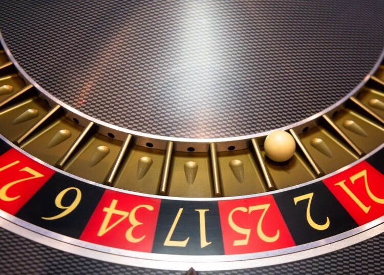Macau Gaming Revenue Beats Estimate on Entertainment Offerings