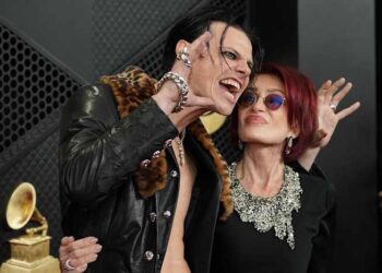 Music stars arrive on red carpet ahead of tonight’s Grammy Awards show