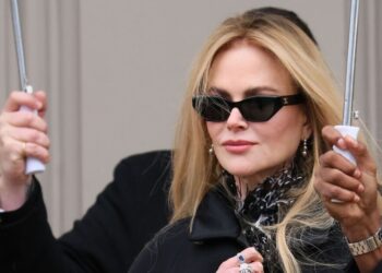 Nicole Kidman romantically pursued by mega rich business man - Celebrity News - Entertainment