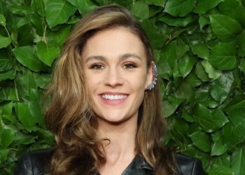 'Outlander' star Sophie Skelton doesn't know how show will end: 'I'm bad with spoilers'