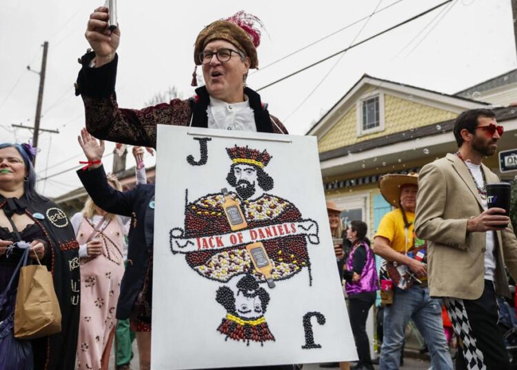 Photos: Krewe of Red Beans parades on Lundi Gras | Entertainment/Life