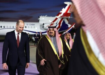 Prince William arrives in Saudi Arabia