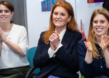 Princesses Beatrice and Eugenie's relationship with Fergie 'collapsed' | Royal | News