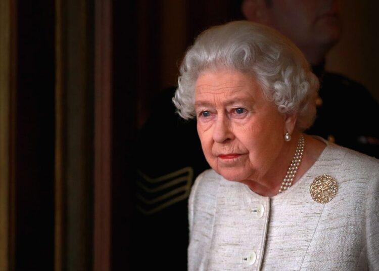Queen Elizabeth II's incredible 4-word judgment of Vladimir Putin | Royal | News