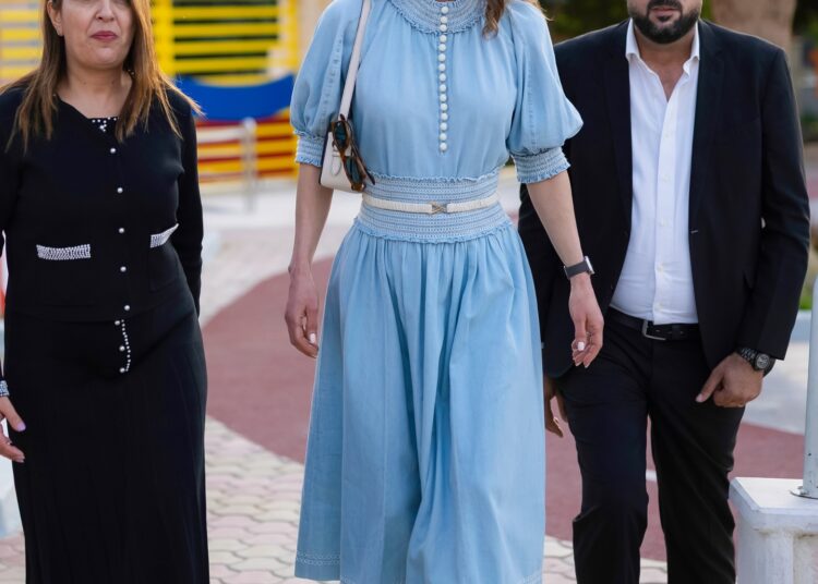 Queen Tania Blue Blouse Skirt