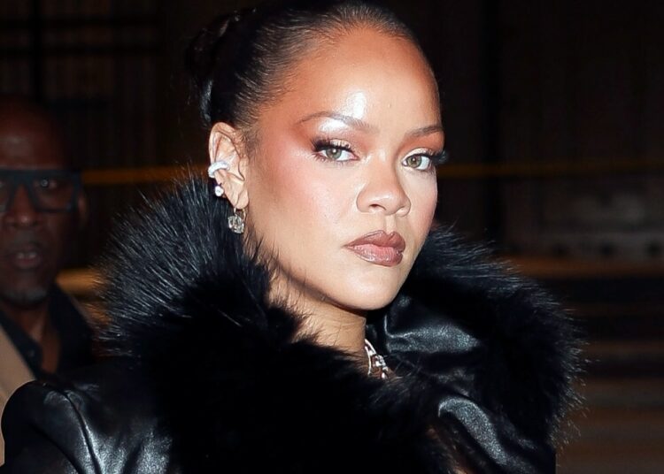 Rihanna Teases New Music With Video of Her in Recording Studio