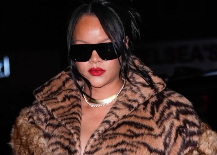 Rihanna Teases New Music in Studio & Fans Can't Keep Calm