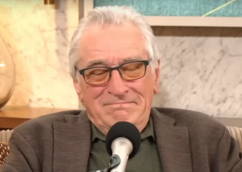 Robert De Niro Gets Emotional Urging Americans To Resist Trump