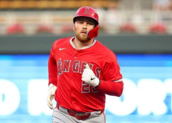 Royals sign Brandon Drury to minor-league deal