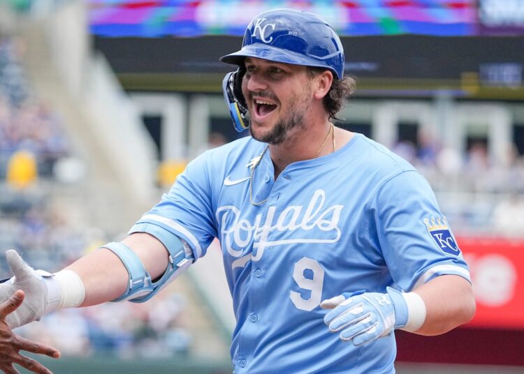 Aug 31, 2025; Kansas City, Missouri, USA; Kansas City Royals first baseman Vinnie Pasquantino (9) celebrates after hitting a single against the Detroit Tigers in the first inning at Kauffman Stadium. Mandatory Credit: Denny Medley-Imagn Images