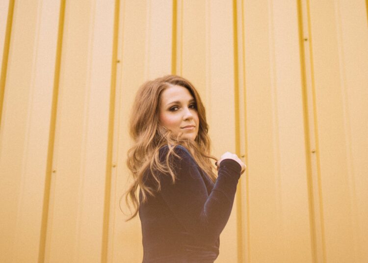 Sarah Allison Turner Extends Deal With Ebach Entertainment & Kobalt Music
