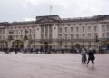 Senior royal who would 'set fire' to their room in Buckingham Palace | Royal | News