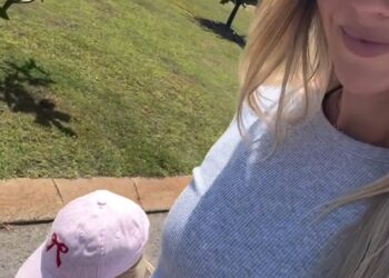 Jules on a walk with her daughter with followers rushing to spread support on the Instagram post, wishing her well on a journey of healing.
