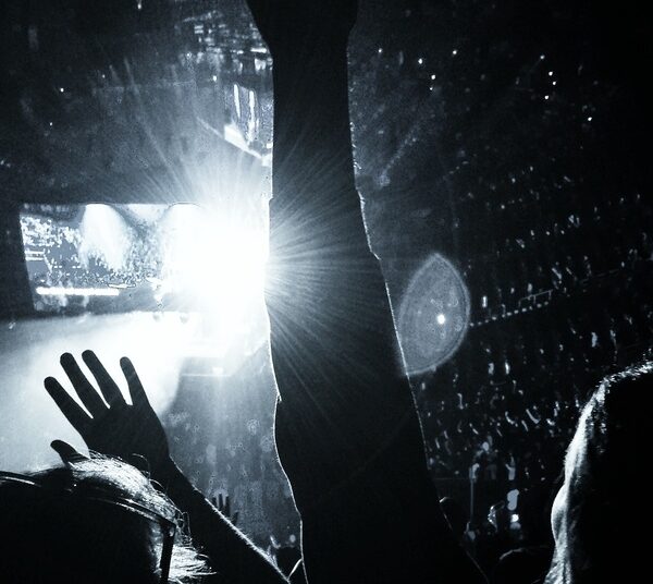 Tour Buzz, New Music Hints & Fan Chaos