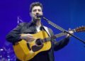 Watch Mumford & Sons play tiny, last-minute “unplugged” show in New York