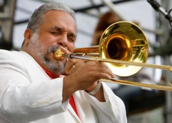 Willie Colón, Pioneer of Salsa Music, Dies