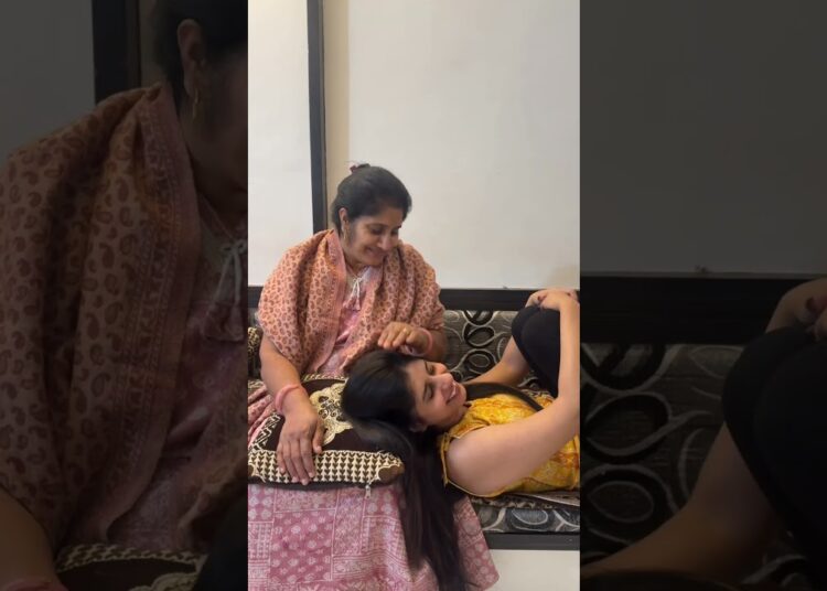 Gossip with maa🥺❤️ #funny #comedy #maa #love #mummy #marathi #maharashtra