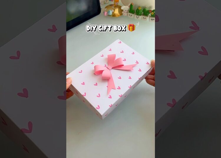Make your gift box look expensive 😱✨🎁#shorts #art #diy #craft #youtubeshortsvideo