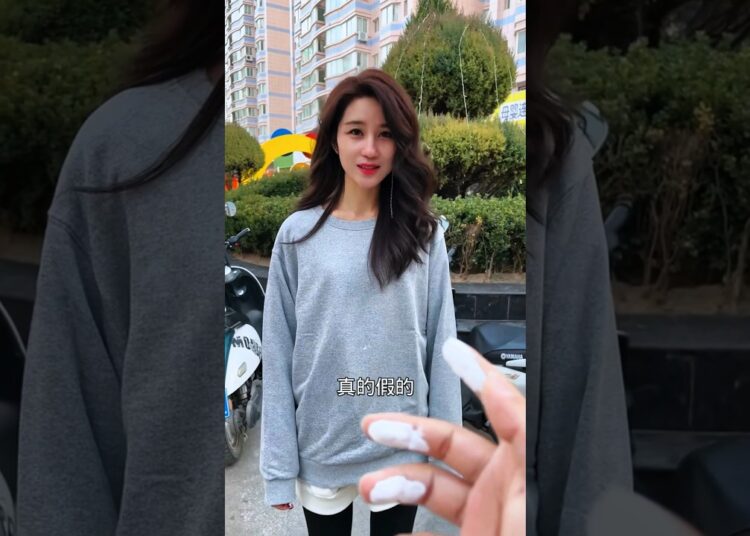 Poor Artist Asked to Paint Her T-Shirt 🎨👕… The Ending Will Make You Cry 😢❤️#shorts #viralshorts
