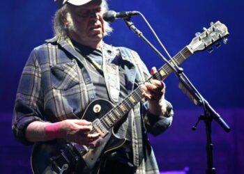 Neil Young working on new album with The Chrome Hearts to escape Donald Trump's America - Music News