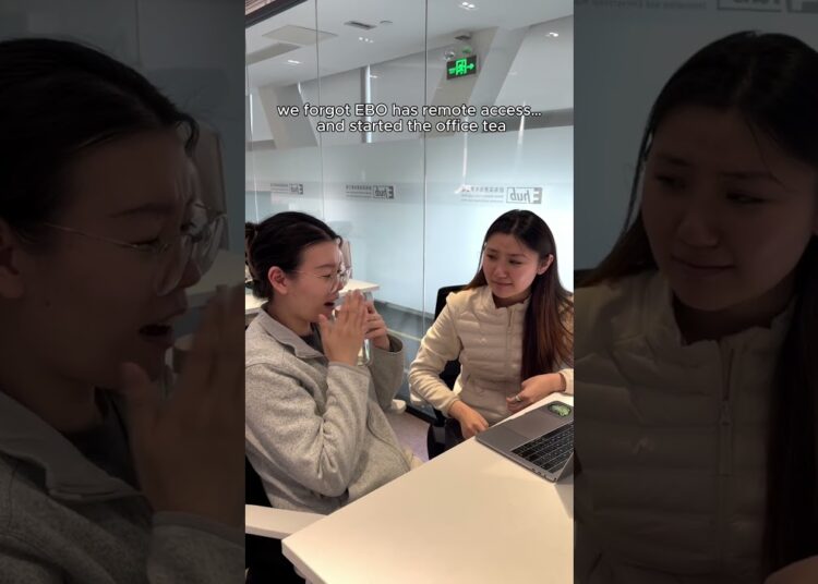 Gossip in 3…2… robot enters chat. 👀Always connected. Even at the office.#Enabot #EBOAir2Plus
