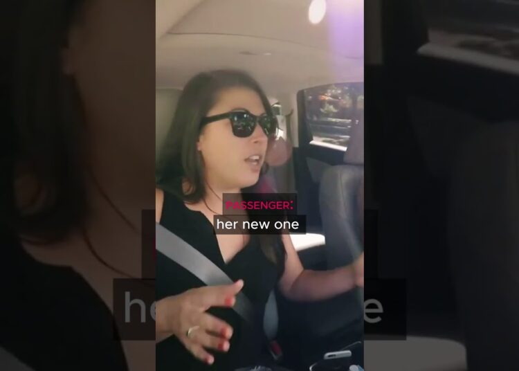 Demi Lovato Surprised A Fan In The Worst Way Possible #awkward #celebrity #shorts #demilovato