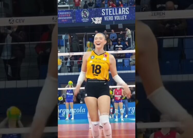 Zehra Gunes 💞 Volleyball Royalty in Action and Vakifbank 👑#shorts #volleyball #sports