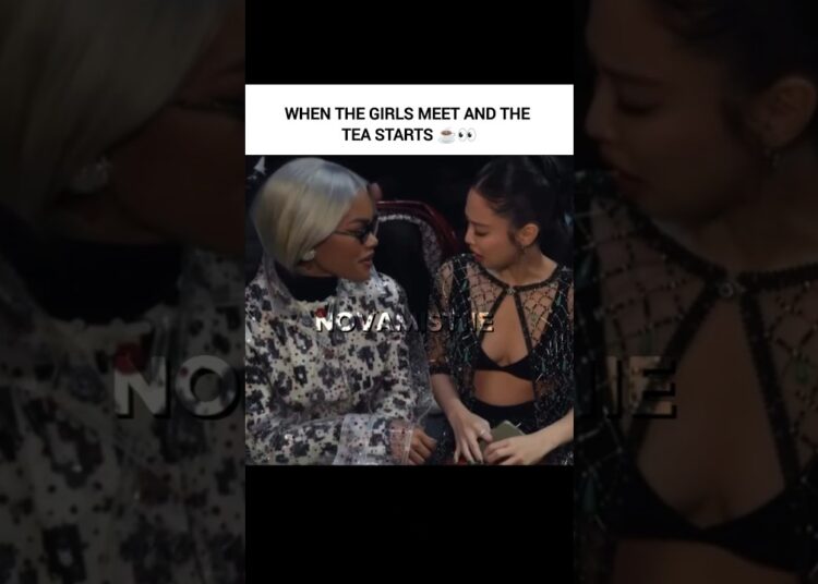 Jennie’s Cute Gossip Moment at Chanel Event 🖤 | BLACKPINK Jennie #kpopshorts #blink