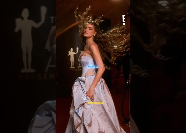 These Celebrity Glambots Went So Wrong😬