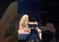 Sabrina Carpenter Arresting Her Fans🤯 #sabrinacarpenter #celebrity #shorts #singer