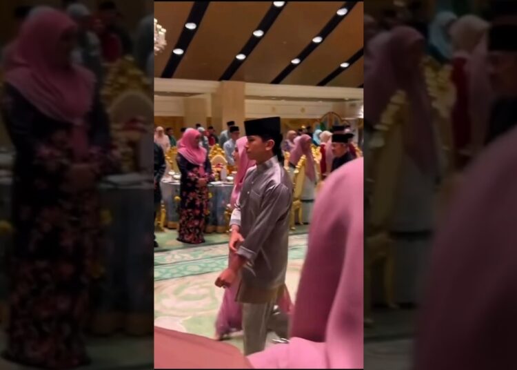 Prince Mateen & PAI Anisha Rosnah with Brunei Royal Family,Hari Raya Adilfitri 1447H 🌙🌹🇧🇳 #shorts