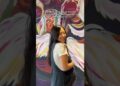 Artista gravida de 9 meses