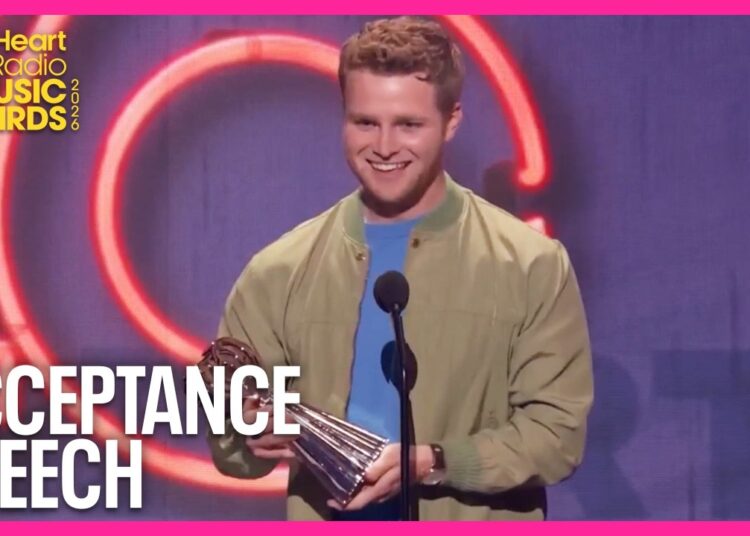 Alex Warren Wins Breakthrough Artist of the Year | Live at the 2026 iHeartRadio Music Awards