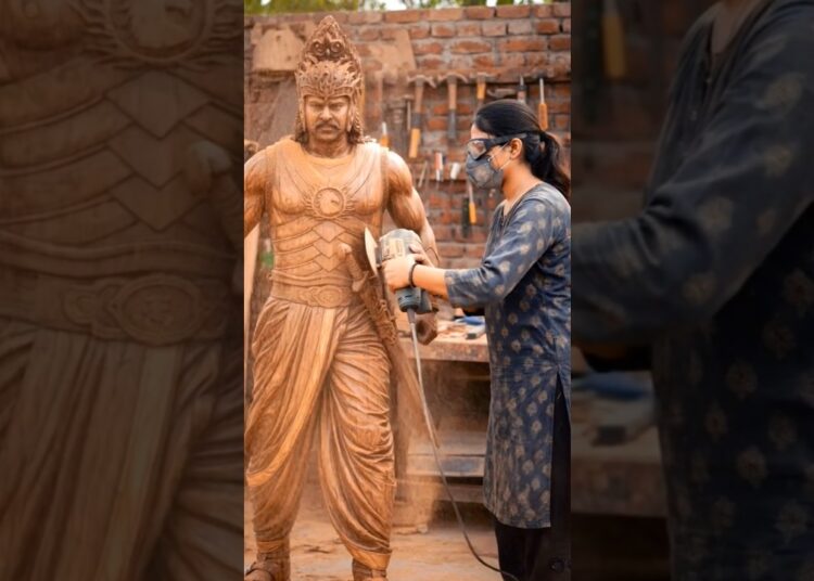 💥 Girl Artist ne banayi Prabhas (Bahubali) ki real jaisi murti #woodcarving #woodscraft #asmr #art