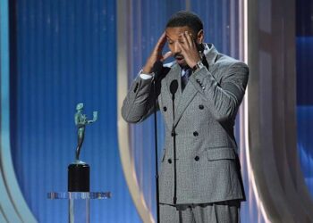 5 indelible photos from Hollywood's awards season, and the stories behind them