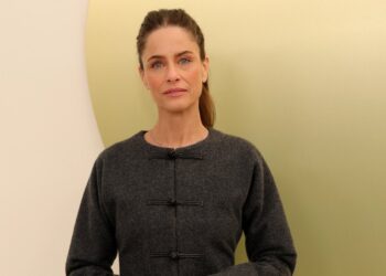 Actress Amanda Peet Reveals Breast Cancer Diagnosis