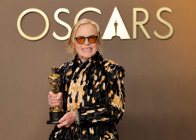 Amy Madigan, 75, Wins Oscar After 40-Year Gap Between Nominations