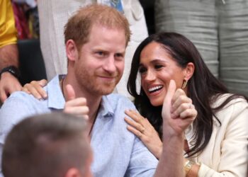 Harry and Meghan ‘pretend they’re very important’ as they embark on unofficial royal tour