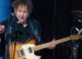 Bob Dylan Kicks Off 2026 Tour With New Acoustic Set