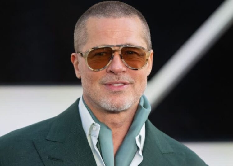 Brad Pitt Spotted With New look on Sets of Thriller Movie