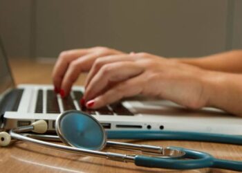 Experts warned viral health updates fuel self-diagnosing online.UNSPLASH