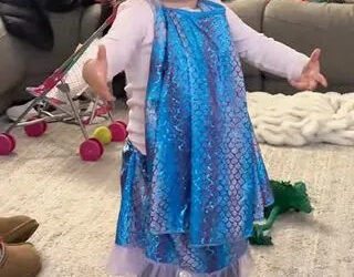 Toddler goes viral singing 'Frozen'Credit: sky.kellisa/TikTok
