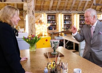 King Charles was delighted with the restoration of his 'favourite' piece of Wemyss Ware by Kirsten Ramsay (left)