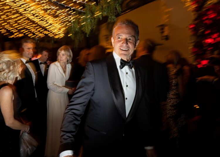 Disney C.E.O. Bob Iger in 2023 at the Oscars.  (Jay L. Clendenin / Los Angeles Times)