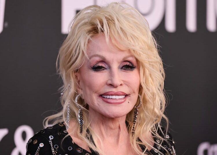 Dolly Parton Fans Are Crying Over Her Emotional News